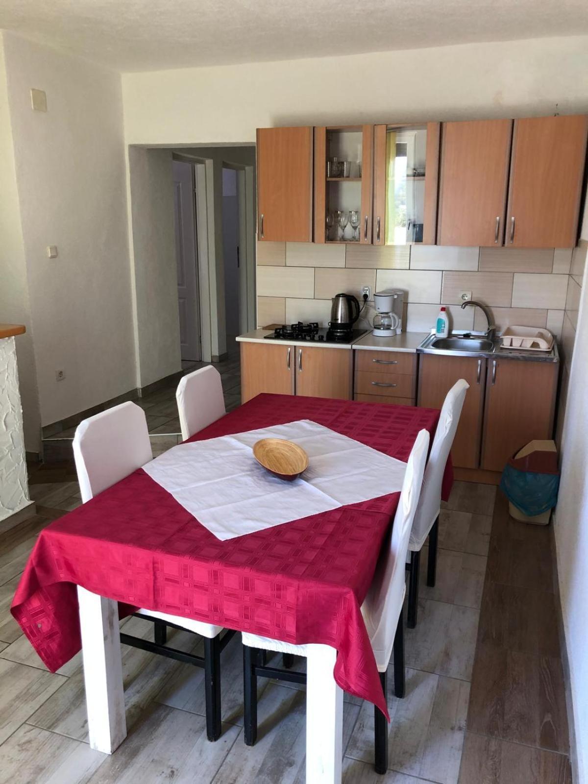 Apartmani Cesarica Карлобаг Номер фото