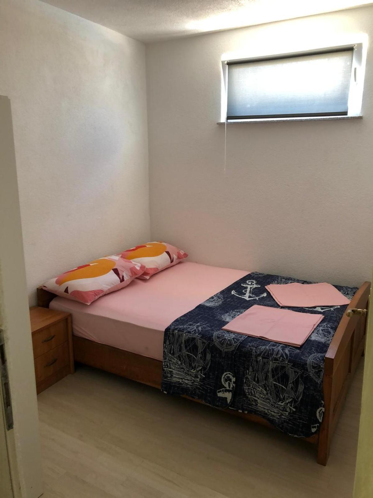 Apartmani Cesarica Карлобаг Номер фото